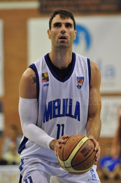 Desde la FEB elogian a Héctor Manzano como el "Capitán Trueno" de Melillla Baloncesto