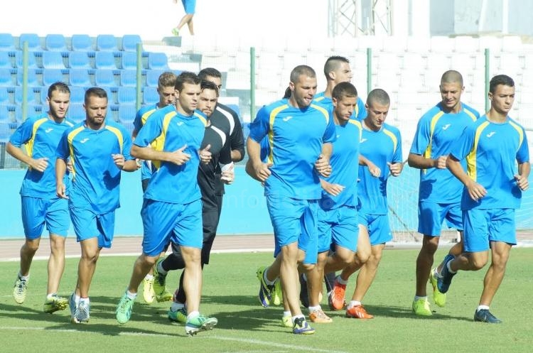 La U.D. Melilla se ejercita tras el empate en Cartagena