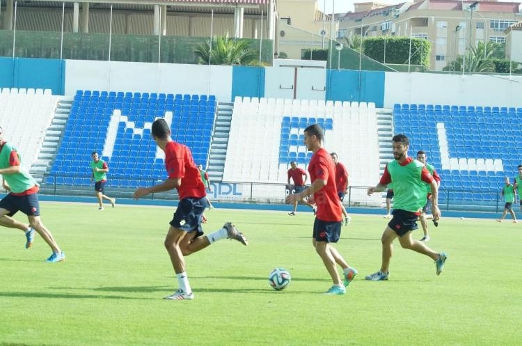 Buenas sensaciones en el partido de entrenamiento de la U.D. Melilla