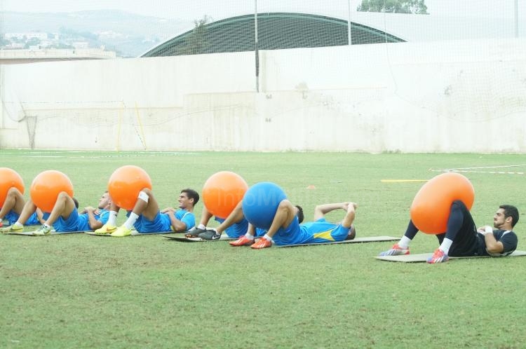La U.D. Melilla se ejercita en una sesión liviana
