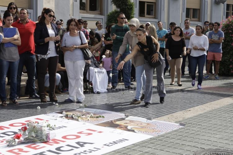 Familiares y amigos de Emin y Pisly reclaman justicia y la implicación de las autoridades españolas en el primer aniversario de la muerte de los jóven