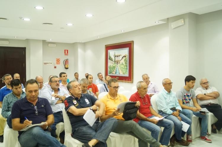 Los socios de la U.D. Melilla aprueban las cuentas de la temporada 2013-14