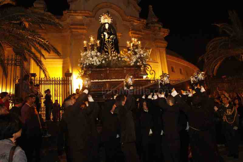 El dolor por la muerte de Cristo inunda las calles de Melilla en una excepcional noche de Viernes Santo