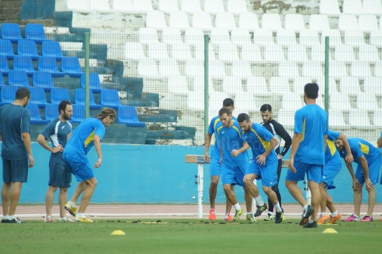 La U.D. Melilla entrena antes de emprender el viaje a Villanueva de la Serena