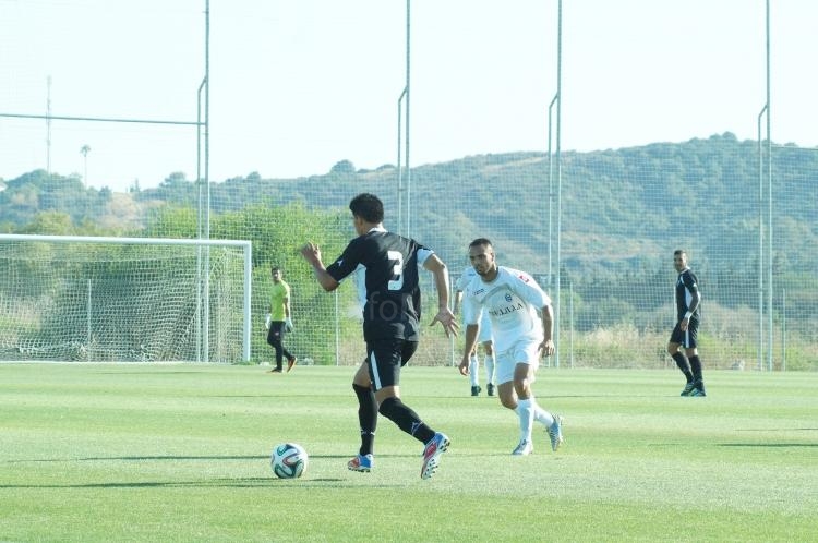 La UD Melilla gana en un partido ajustado al Marbella FC (2-1)