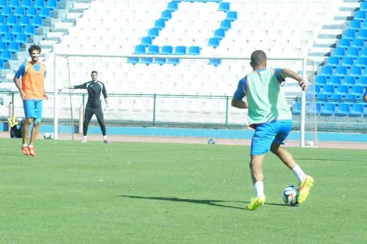 La U.D. Melilla trabaja tácticamente el partido del domingo