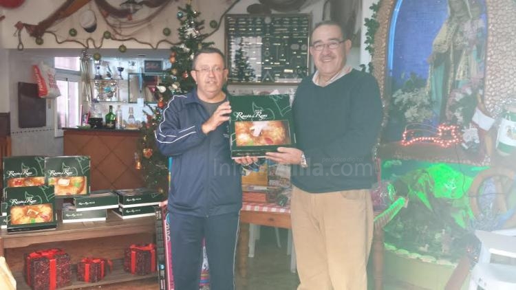 Deporte/Sociedad: El Club de Pesca islas Chafarinas hace entrega de roscones y juguetes a sus asociados