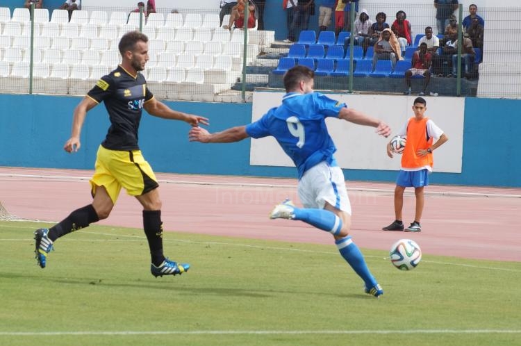 El Melilla dejó escapar tres puntos ante el Cádiz en tiempo de descuento (1-1)