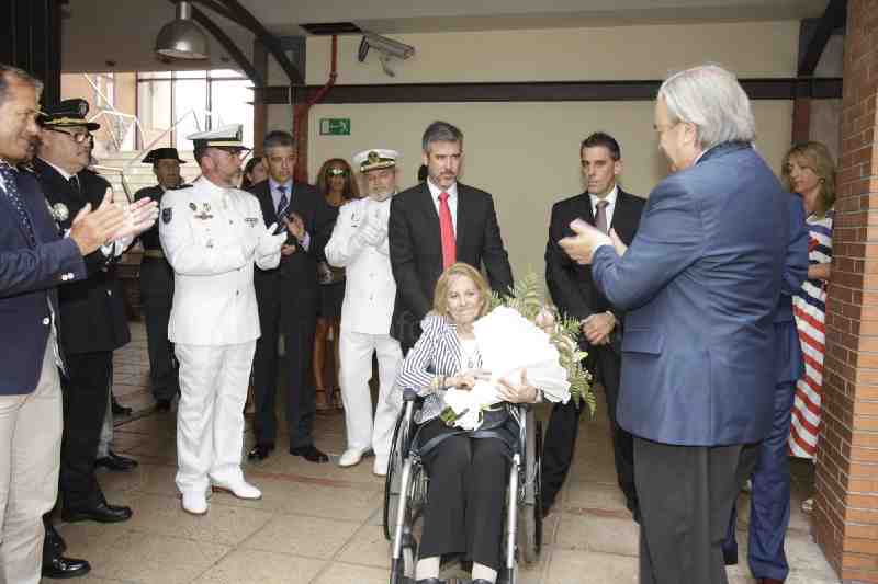 La Autoridad Portuaria homenajea a Pepe Imbroda dedicándole una plaza en el Puerto Deportivo