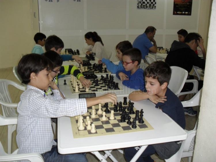 Ajedrez: Excelente participación y éxito deportivo en el torneo "Vicente Bueno"