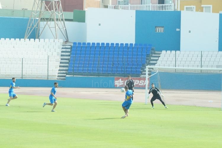 La U.D. Melilla incide en aspectos tácticos antes de recibir al C.D. El Palo