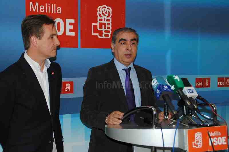 Martínez Olmos junto al secretario general del PSOE
