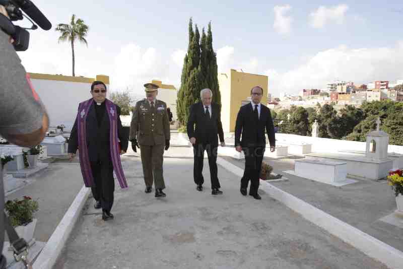Melilla recuerda a sus fallecidos más ilustres en el tradicional homenaje insitucional del día 2 de noviembre