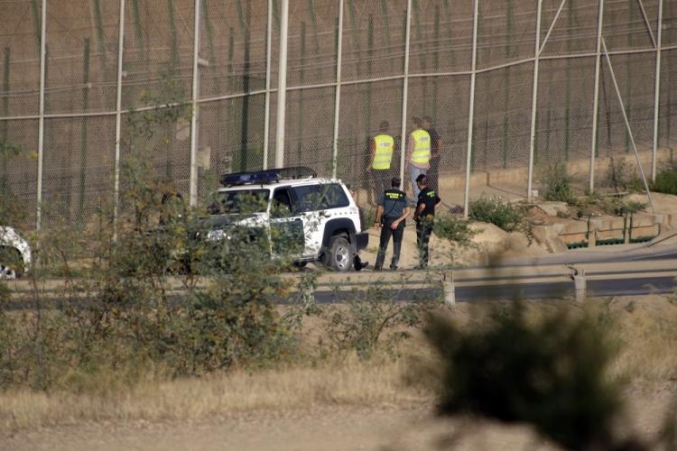 Unos 1.000 inmigrantes subsaharianos han protagonizado un nuevo intento de entrada a Melilla, aunque ninguno lo ha logrado
