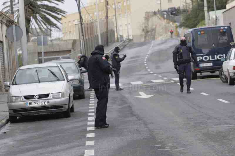 La Policía interviene droga y armas en redada por disturbios en Melilla