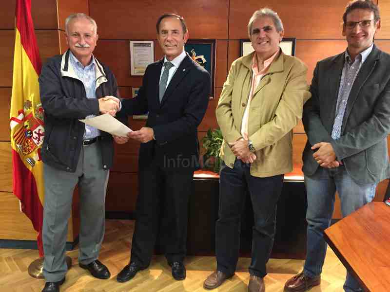 La Jefatura de Tráfico de Melilla entrega el premio de Proyectos de Seguridad Vial al CEIP Enrique Soler
