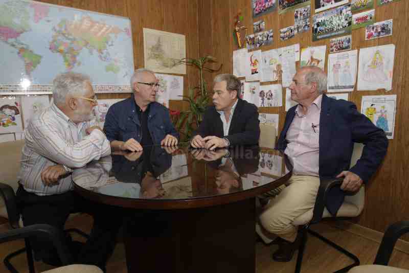 Cayo Lara: "La inmigración sólo acabará cuando se frene el expolio a África"