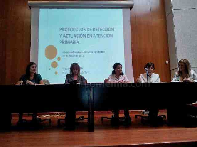 El Hospital Comarcal acoge una sesión clínica para actualizar conocimientos sobre la prevención de la violencia de género