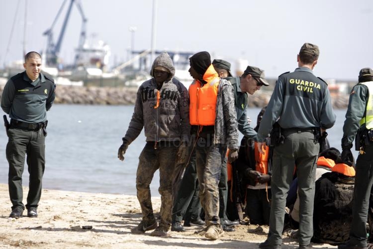 Llega a Melilla una patera con 25 subsaharianos adultos a bordo