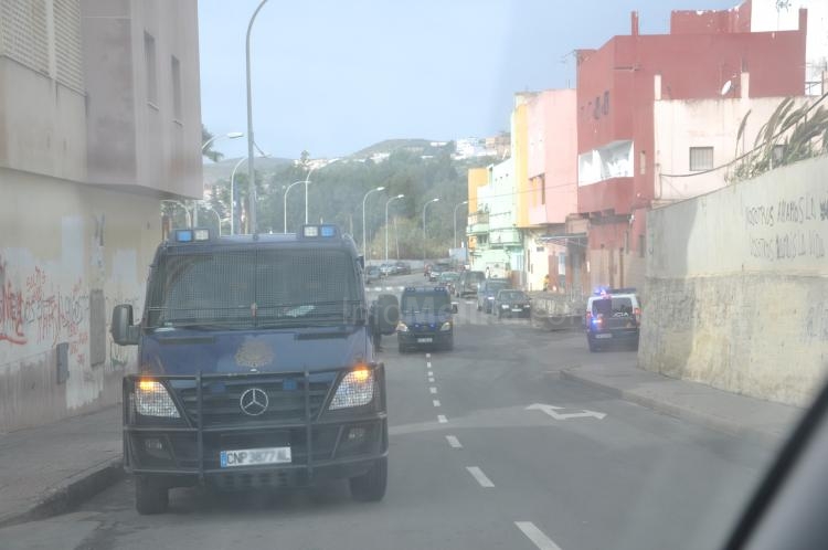 La Policía interviene gran cantidad de armas, dinero y droga en los registros efectuados en La Cañada