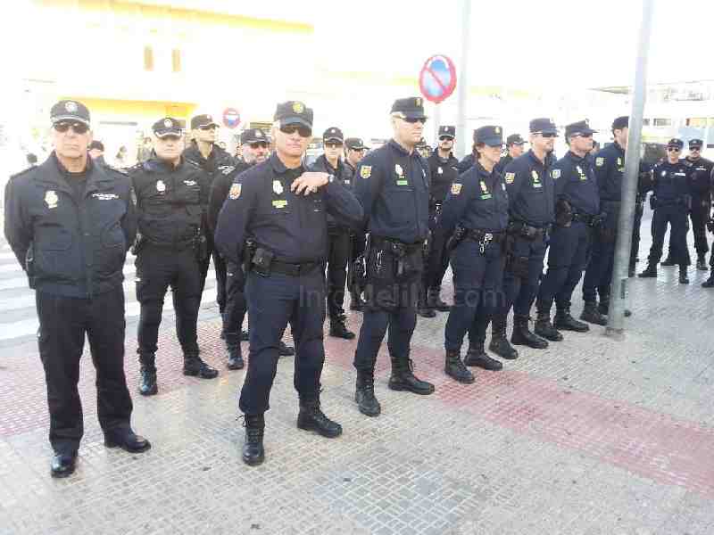 Melilla muestra su dolor y repulsa por la muerte de una agente de la Policía Nacional en Vigo