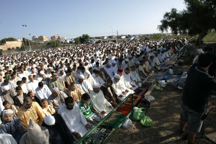 Miles de musulmanes celebran hoy en Melilla el final del Ramadán o Aid El Fitr