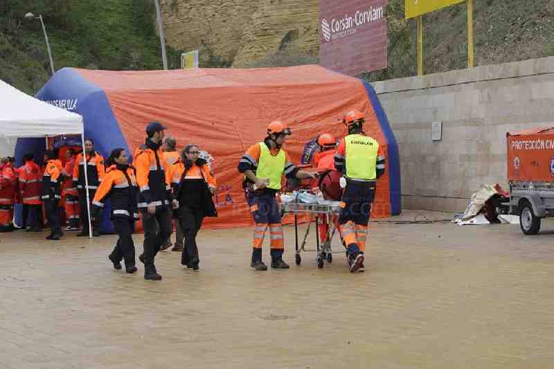 La caída de un tramo de valla y un accidente en el puerto, entre las incidencias atendidas hoy en el simulacro de la UME