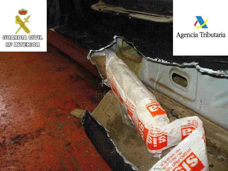 Localizados cerca de 58 kilos de droga en dos vehículos que se disponían a viajar a la Península