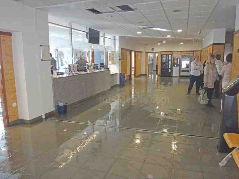 Una avería en la conducción de agua provoca la suspensión de actividad del Centro de Salud 'Zona Centro'