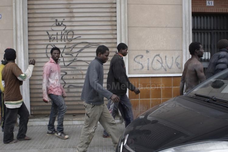Alrededor de 60 inmigrantes han logrado entrar a Melilla tras un salto masivo protagonizado por unos 150