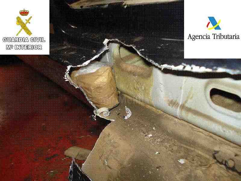 Localizados cerca de 58 kilos de droga en dos vehículos que se disponían a viajar a la Península