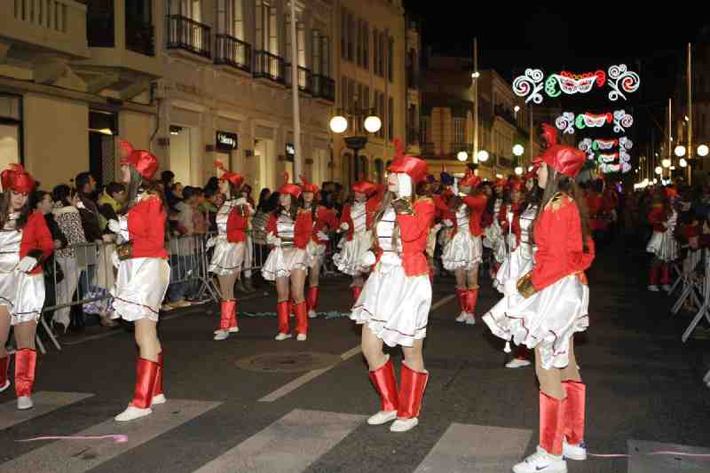 Una espectacular cabalgata pone el punto final al Carnaval 2014