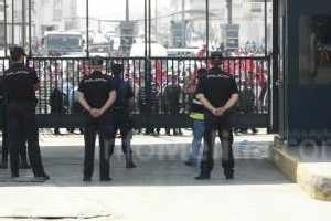 Una protesta de porteadores en 'tierra de nadie' obliga al cierre de la frontera de Beni Enzar durante dos horas