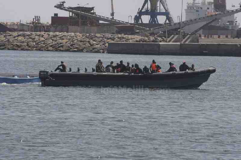 Interceptada una patera con 21 inmigrantes a bordo cuando se dirigía a la costa de Melilla