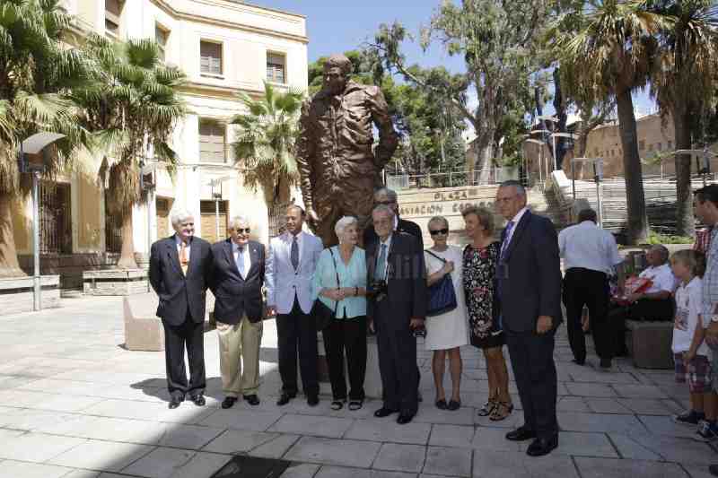 Melilla homenajea a Tomás Castaño de Meneses, as del aire, Campeón del Mundo y melillense de corazón