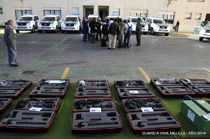 La Guardia Civil recibe nuevos vehículos y material financiado por el Frontex para la lucha contra la inmigración irregular