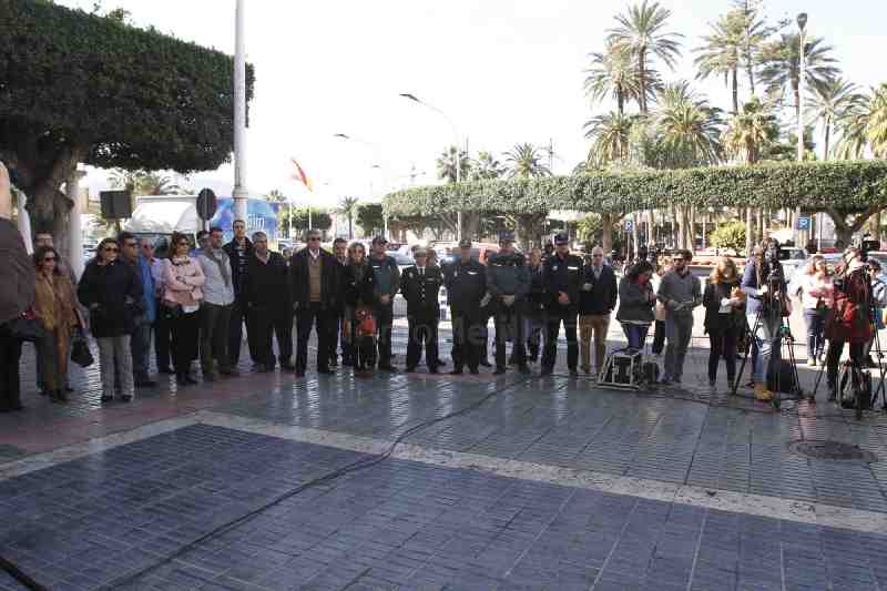 Melilla se une para rendir homenaje a las víctimas del pasado día 2 y manifestrase en contra de la violencia de género