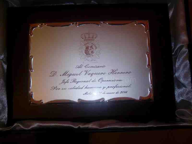 La Jefatura Superior de Policía homenajea a Miguel Vaquero Herrero, anterior jefe regional de Operaciones
