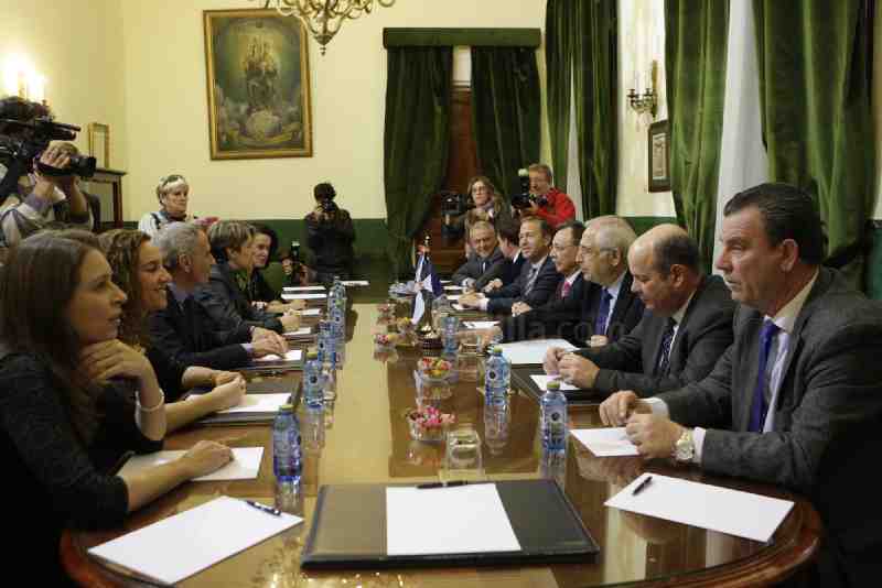 Los gobiernos de Melilla y Ceuta inician una cumbre con la inmigración ilegal como tema principal