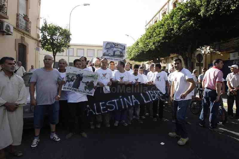 Cientos de melillenses participan en la manifestación pro Palestina convocada por CPM