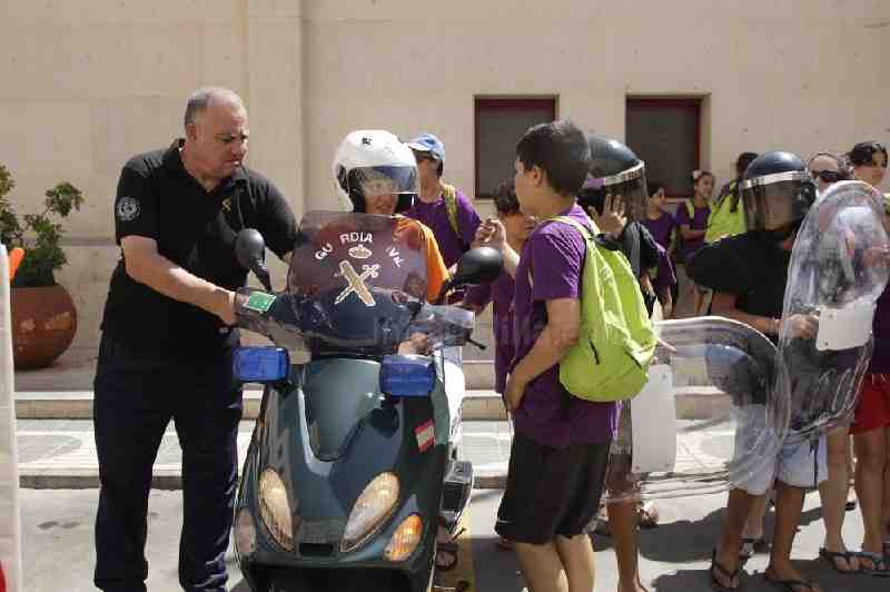 La Guardia Civil celebra una jornada de convivencia con los niños de las Colonias Urbanas