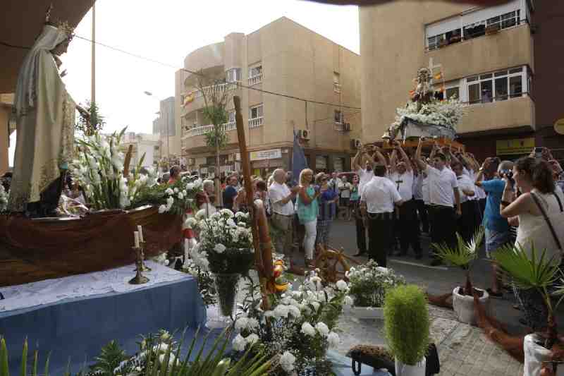 La Virgen del Carmen recorre la bahía melillense en la tradicional procesión del día de su festividad