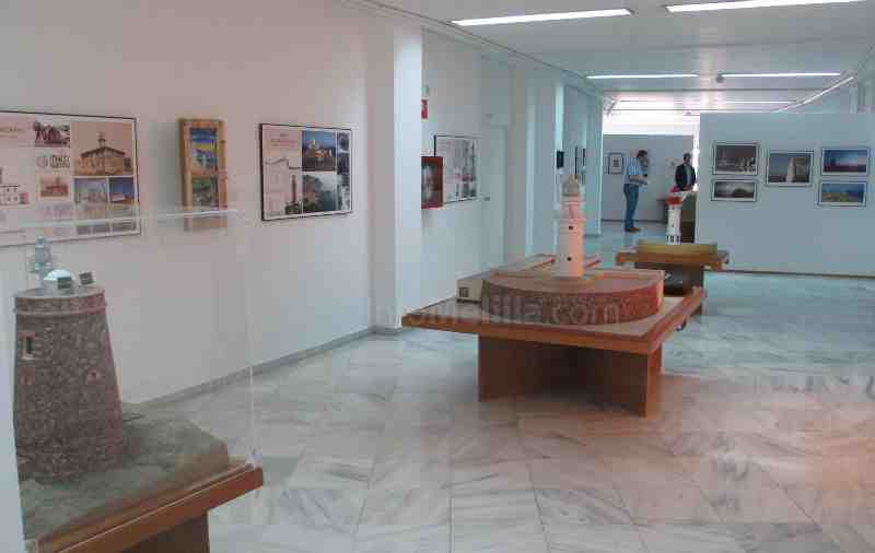 El Real Club Marítimo trae a Melilla la exposición “Faros, lo demás es oscuridad”