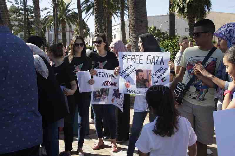 Unas 300 personas se concentran en Melilla en repulsa por la ofensiva de Israel en Gaza