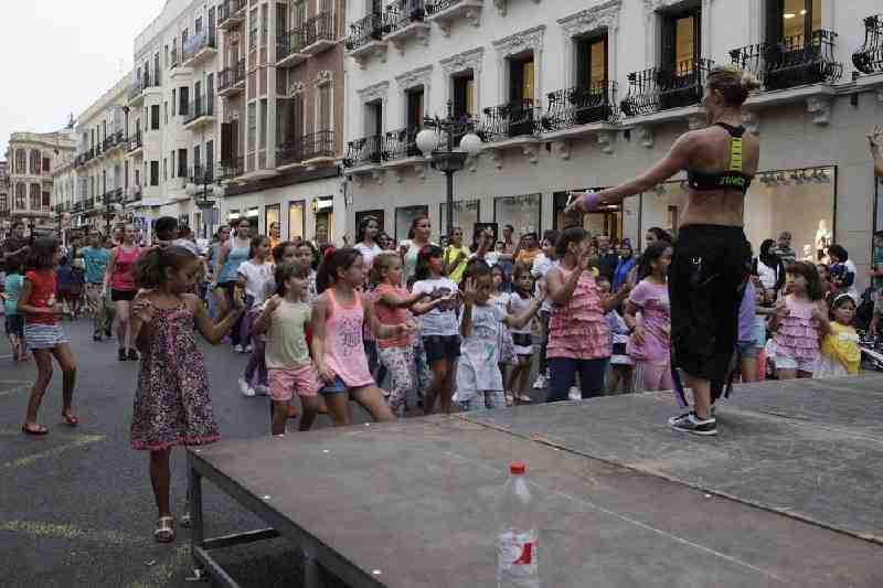 La Avenida se convierte por unas horas en exponente de la movilidad sostenible, el ocio y el deporte
