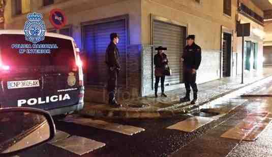 La Policía Nacional lleva a cabo un plan especial contra la prostitución en el barrio de El Real