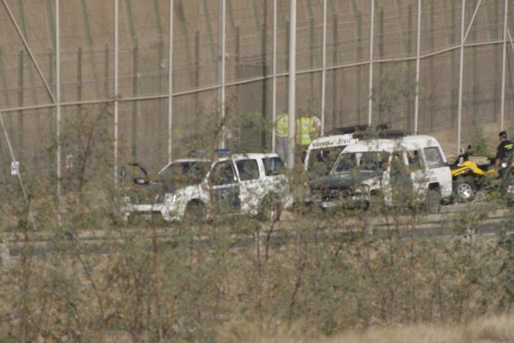 Unos 1.000 inmigrantes subsaharianos han protagonizado un nuevo intento de entrada a Melilla, aunque ninguno lo ha logrado
