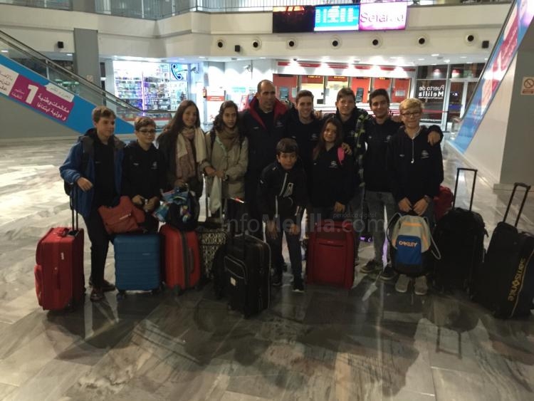 Equipo de regatas al completo