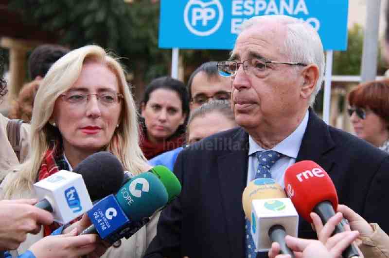 Imbroda cree que el PP, a través de Sáenz de Santamaría, "ha dado una lección de seriedad y templanza, mostrando su profesionalidad y gestión”
