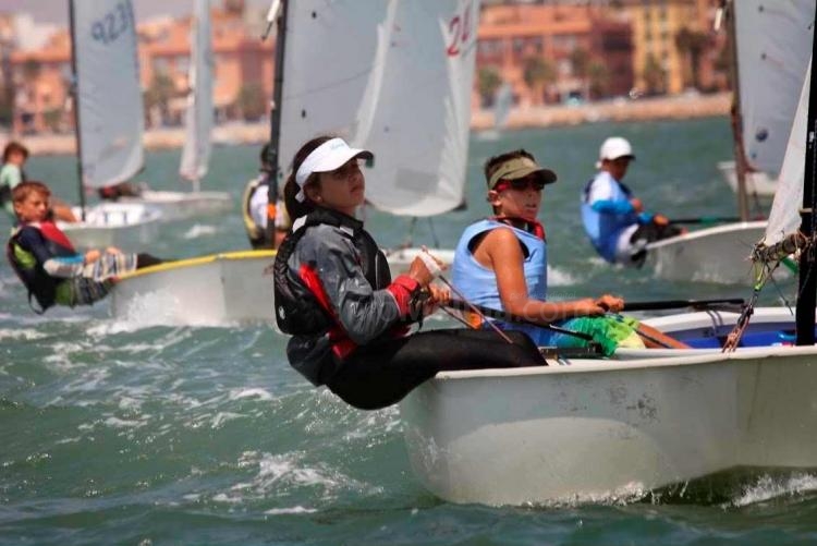 Vela: María Montesinos logra el triunfo en el Territorial de Optimist